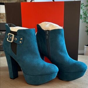 NWT Guess Teal Heeled Boots with Buckle